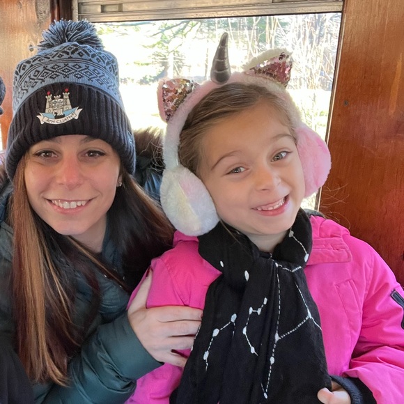 Meet your Posher, Erica 🇬🇧🇮🇪🇺🇸🫶🏻 - Picture 11 of 15